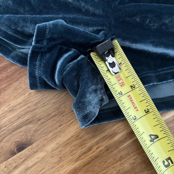 Victoria’s Secret PINK Rhinestone Green Velvet Velour Booty Boxer Shorts Size XS - Picture 4 of 12